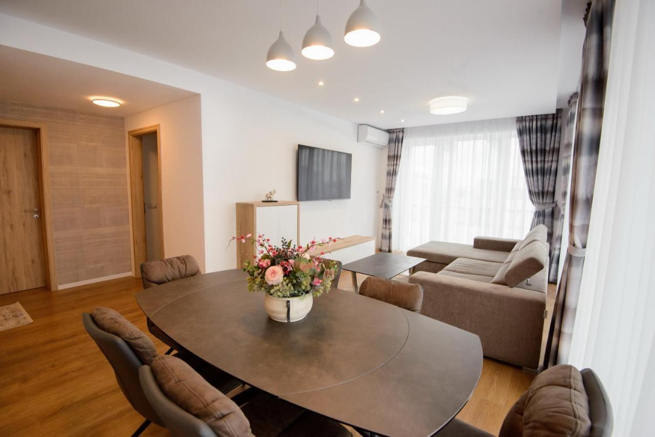 Penthouse Eliza - Coressi Braşov Buitenkant foto